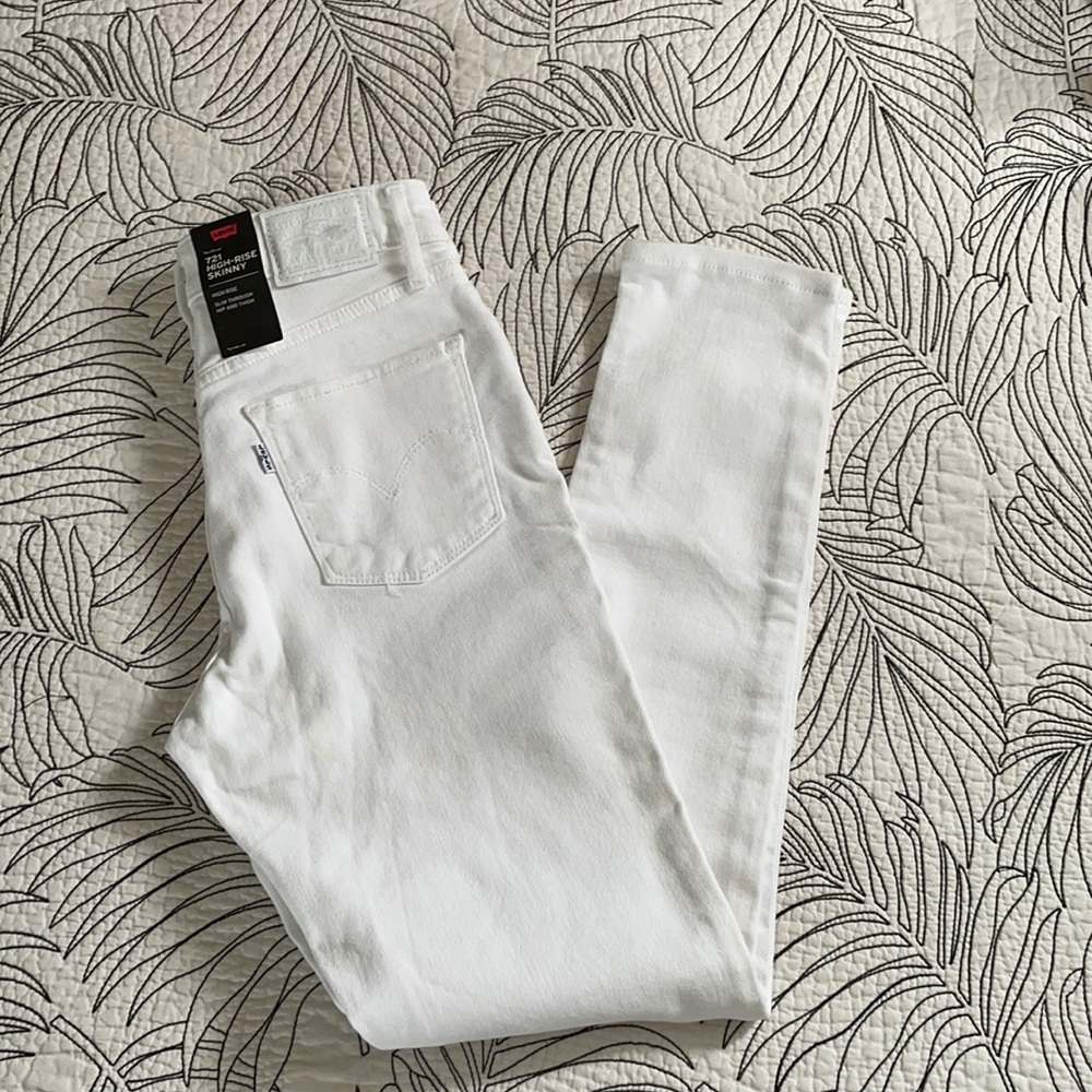 Levi’s 721 high-rise skinny jeans NWT